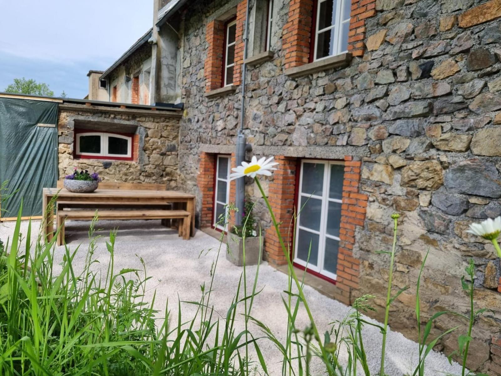 Le Montaurier Apartment Combrailles ภายนอก รูปภาพ